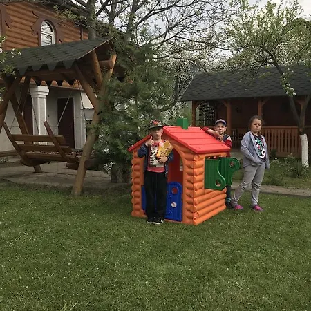 Perlyna בית הארחה