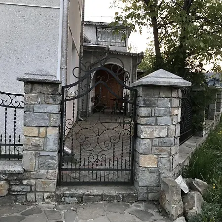 Perlyna 招待所